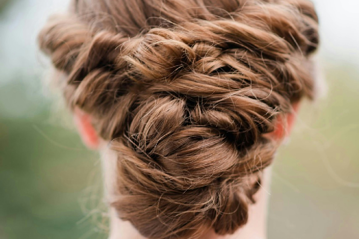 Perché la forfora persiste nonostante una cura intensa dei capelli e quali sono le cause principali di questo problema